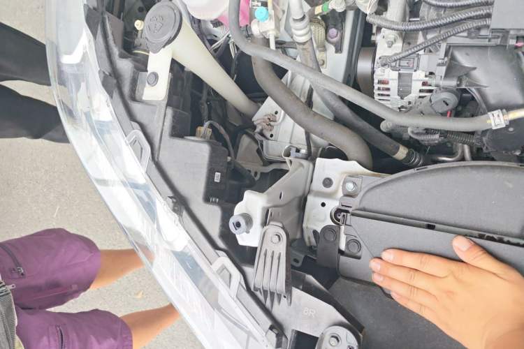 Used Toyota FRONTLANDER 2023 2.0L CVT Luxury Edition Engine Bay Right