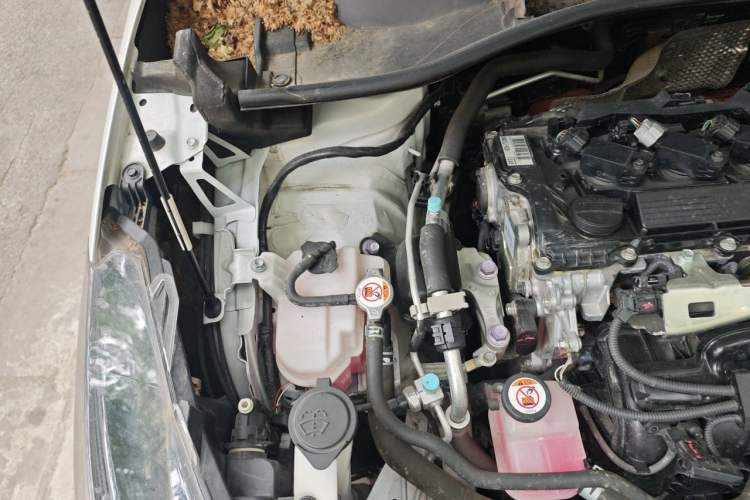 Used Toyota FRONTLANDER 2023 2.0L Smart Electric Hybrid Dual-Engine Leading Edition Engine Bay Right