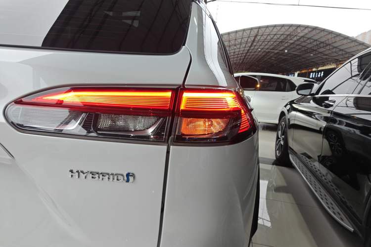 Used Toyota FRONTLANDER 2023 2.0L Smart Electric Hybrid Dual-Engine Deluxe Version Exterior 3