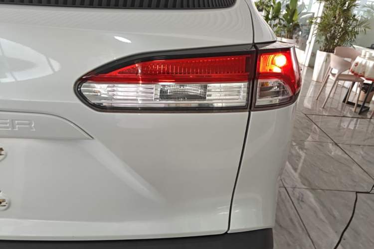 Used Toyota FRONTLANDER 2023 2.0L CVT Elite Edition Exterior 3