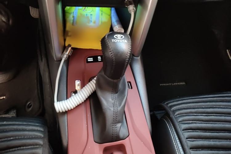 Used Toyota FRONTLANDER 2023 2.0L Smart Electric Hybrid Dual-Engine Luxury Edition Gear Lever