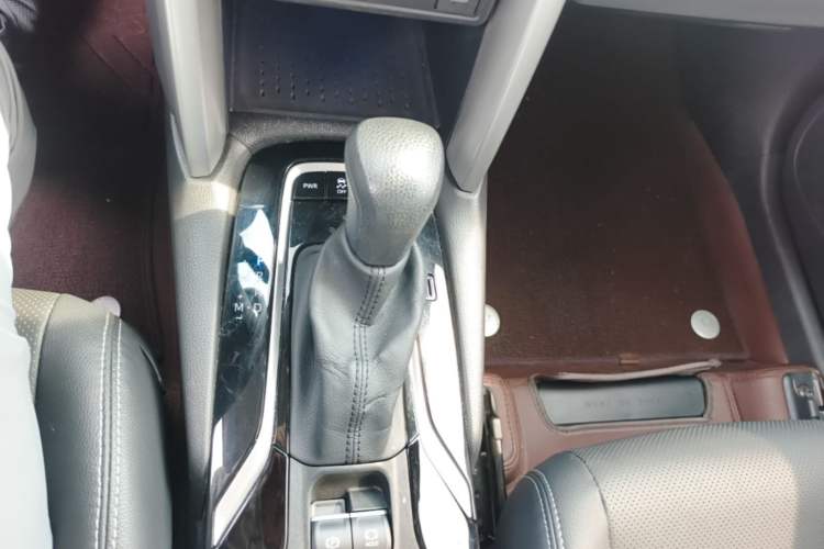 Used Toyota FRONTLANDER 2023 2.0L CVT Luxury Edition Gear Lever