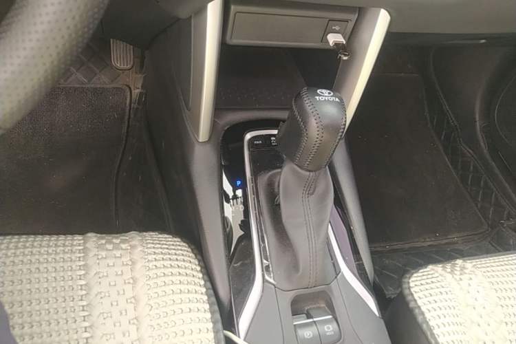 Used Toyota FRONTLANDER 2023 2.0L CVT Leading Edition Gear Lever