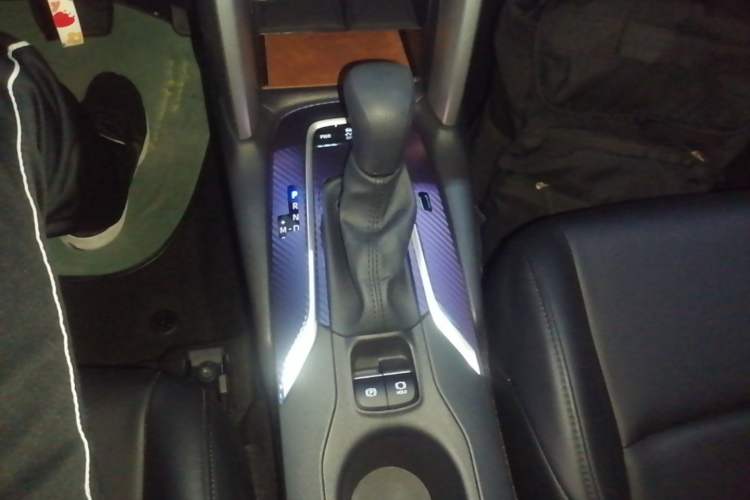 Used Toyota FRONTLANDER 2023 2.0L CVT Elite Edition Gear Lever