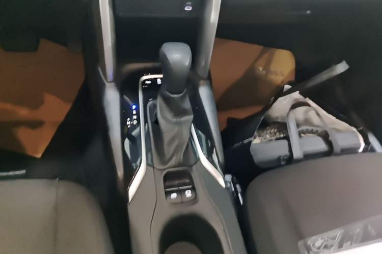 Used Toyota FRONTLANDER 2023 2.0L CVT Elite Edition Gear Lever