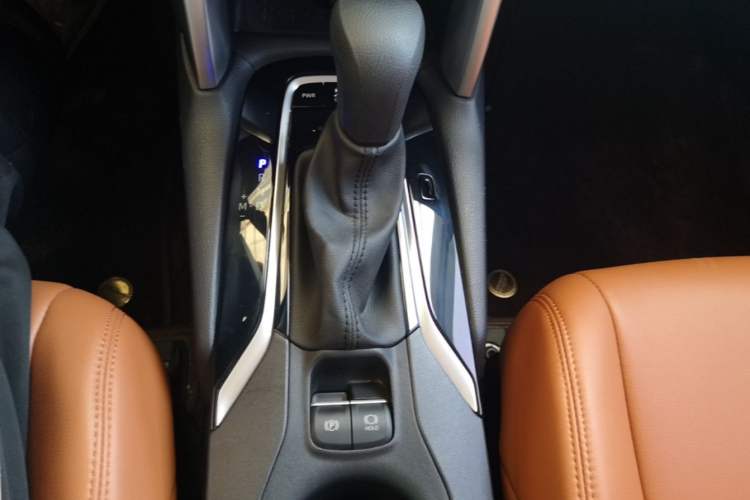 Used Toyota FRONTLANDER 2023 2.0L CVT Leading Edition Gear Lever