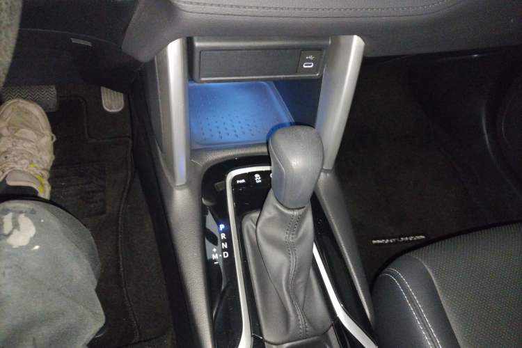 Used Toyota FRONTLANDER 2023 2.0L CVT Luxury Edition Gear Lever