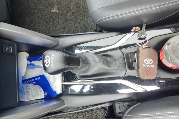 Used Toyota FRONTLANDER 2023 2.0L Smart Electric Hybrid Dual-Engine Luxury Edition Gear Lever
