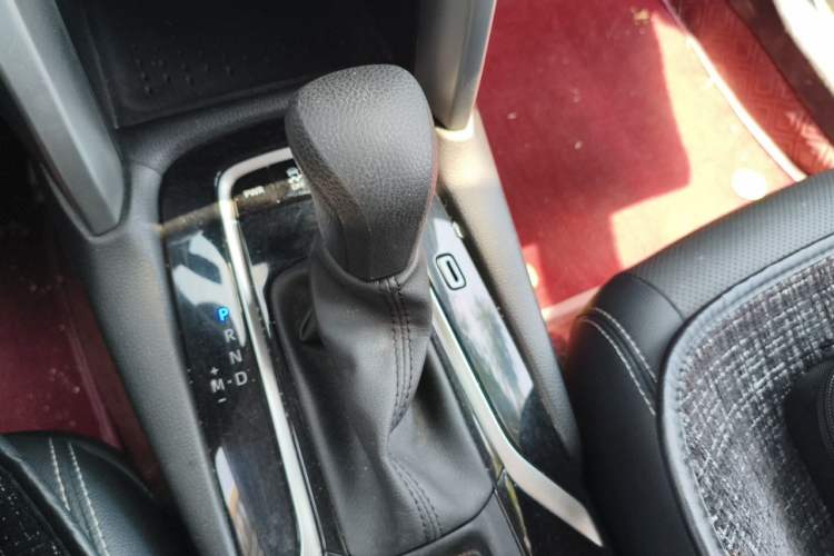 Used Toyota FRONTLANDER 2023 2.0L CVT Luxury Edition Gear Lever