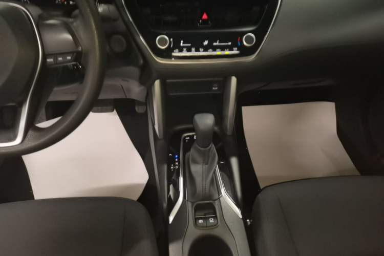 Used Toyota FRONTLANDER 2023 2.0L CVT Elite Edition Gear Lever