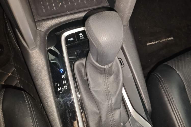 Used Toyota FRONTLANDER 2023 2.0L CVT Elite Edition Gear Lever