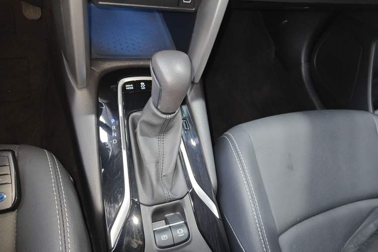 Used Toyota FRONTLANDER 2023 2.0L Smart Electric Hybrid Dual-Engine Deluxe Version Gear Lever