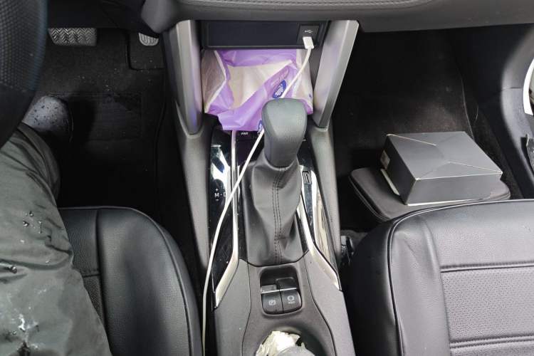 Used Toyota FRONTLANDER 2023 2.0L CVT Elite Edition Gear Lever