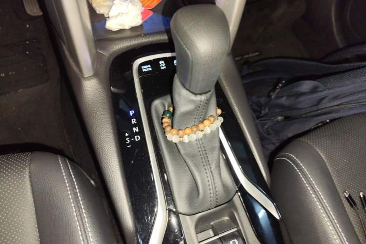 Used Toyota FRONTLANDER 2023 2.0L Smart Electric Hybrid Dual-Engine Luxury Edition Gear Lever