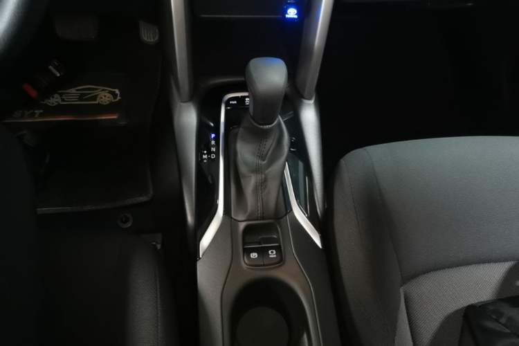 Used Toyota FRONTLANDER 2023 2.0L CVT Elite Edition Gear Lever