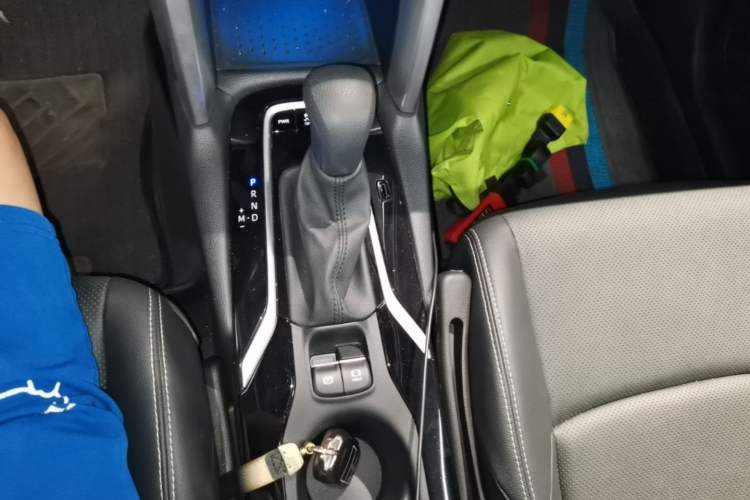 Used Toyota FRONTLANDER 2023 2.0L CVT Luxury Edition Gear Lever