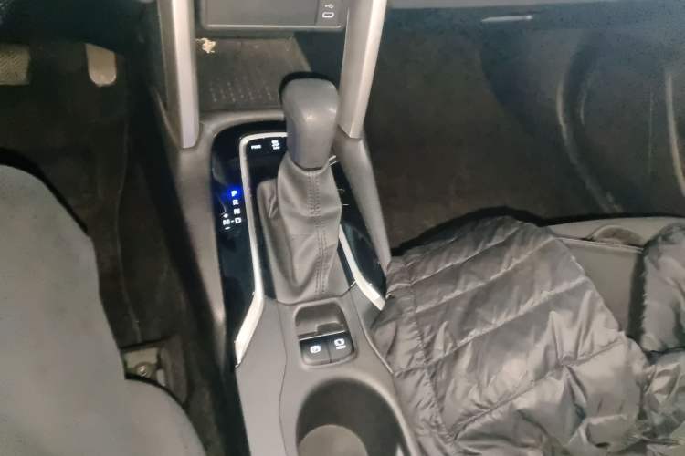 Used Toyota FRONTLANDER 2023 2.0L CVT Elite Edition Gear Lever