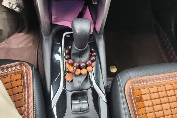 Used Toyota FRONTLANDER 2023 2.0L Smart Electric Hybrid Dual-Engine Luxury Edition Gear Lever