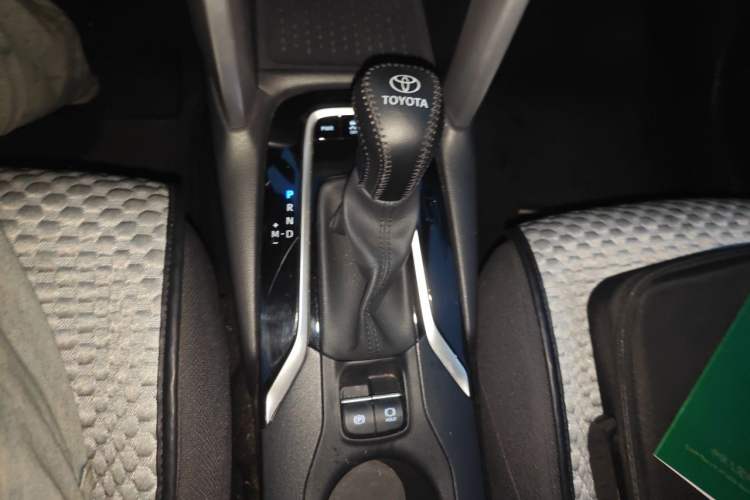 Used Toyota FRONTLANDER 2023 2.0L CVT Elite Edition Gear Lever