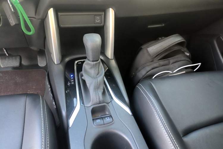 Used Toyota FRONTLANDER 2023 2.0L CVT Elite Edition Gear Lever