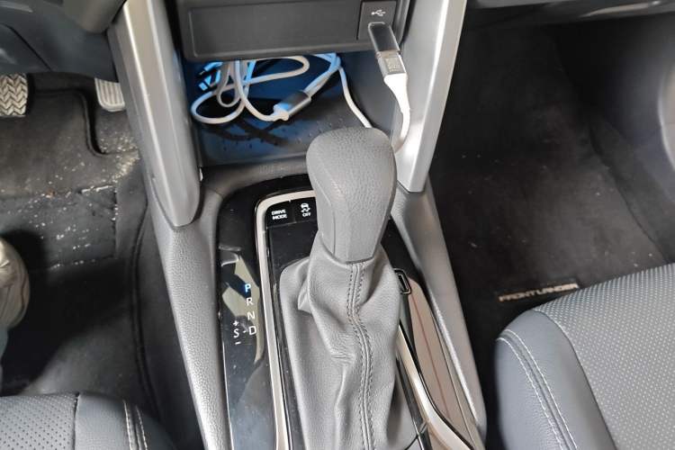 Used Toyota FRONTLANDER 2023 2.0L Smart Electric Hybrid Dual-Engine Luxury Edition Gear Lever