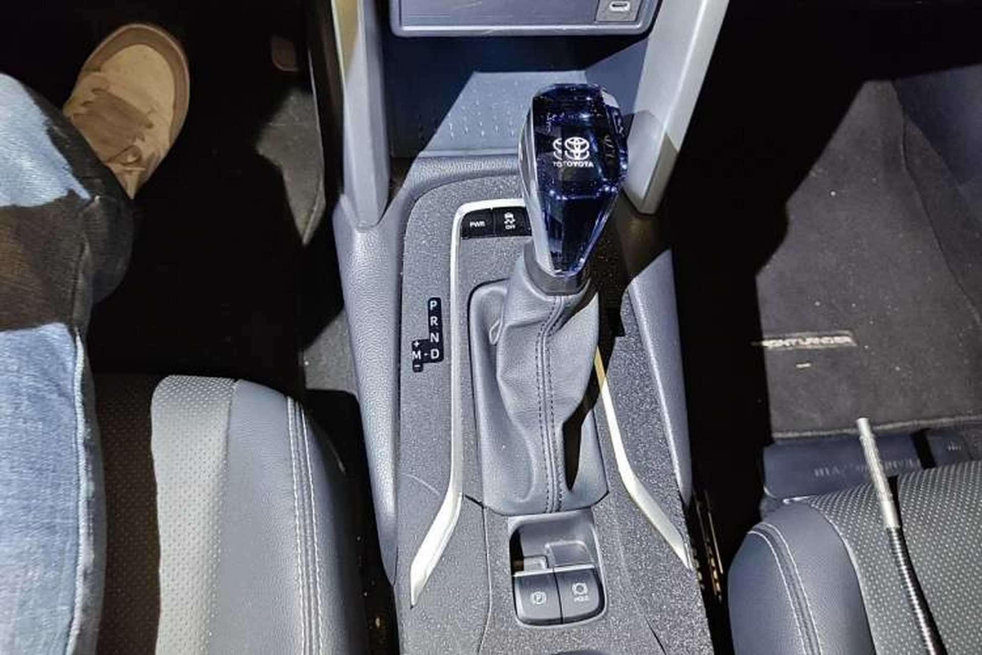 Used Toyota FRONTLANDER 2023 2.0L CVT Luxury Edition Gear Lever