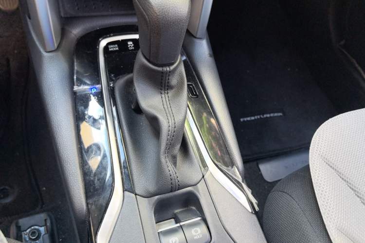 Used Toyota FRONTLANDER 2023 2.0L Smart Electric Hybrid Dual-Engine Leading Edition Gear Lever