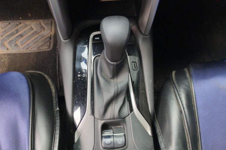 Used Toyota FRONTLANDER 2023 2.0L CVT Elite Edition Gear Lever