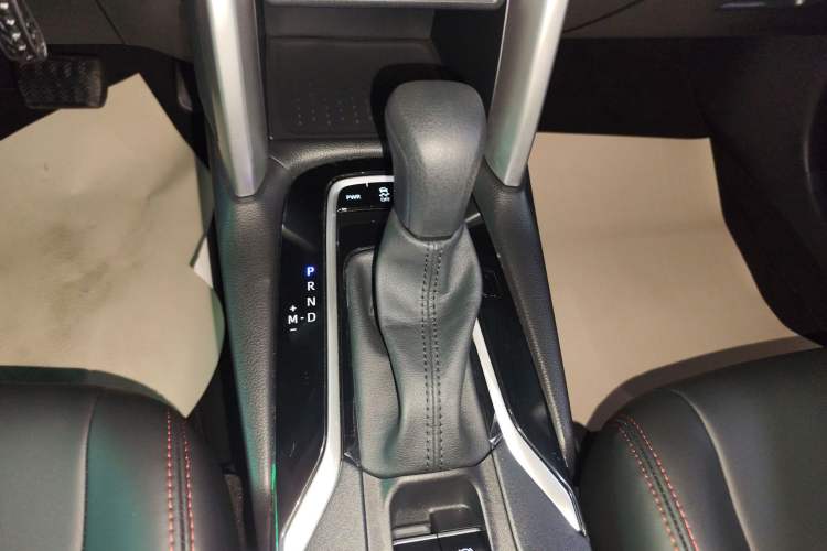 Used Toyota FRONTLANDER 2023 2.0L CVT Elite Edition Gear Lever