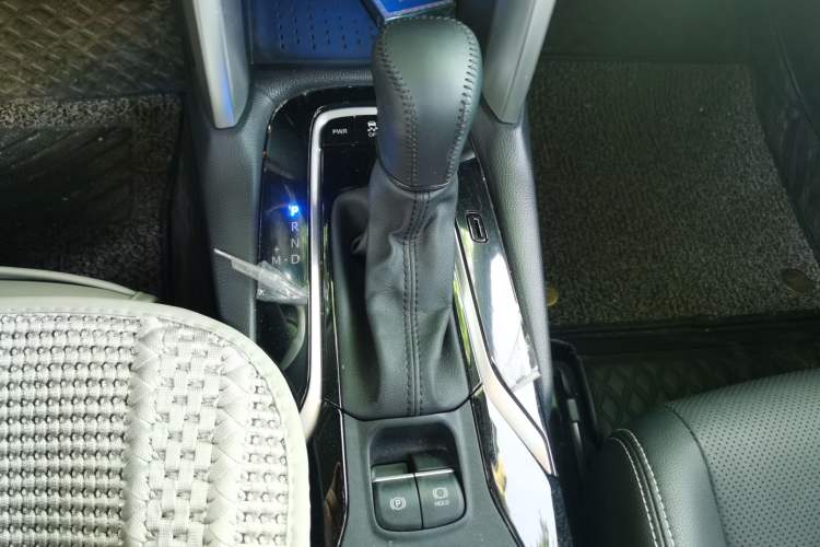 Used Toyota FRONTLANDER 2023 2.0L CVT Luxury Edition Gear Lever
