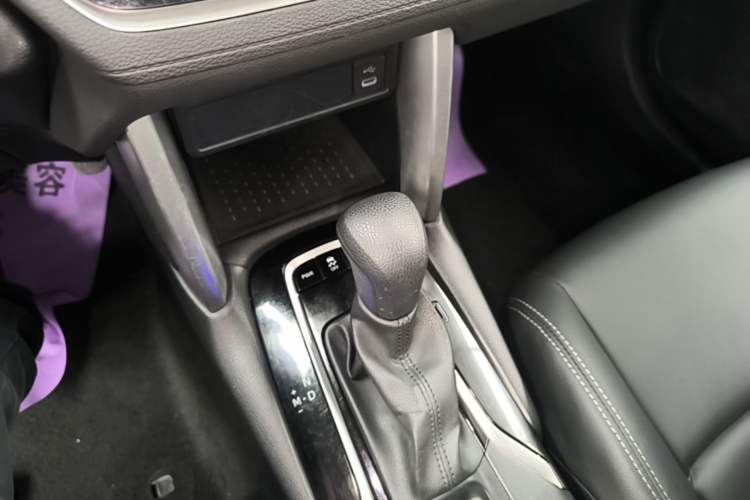 Used Toyota FRONTLANDER 2023 2.0L CVT Elite Edition Gear Lever