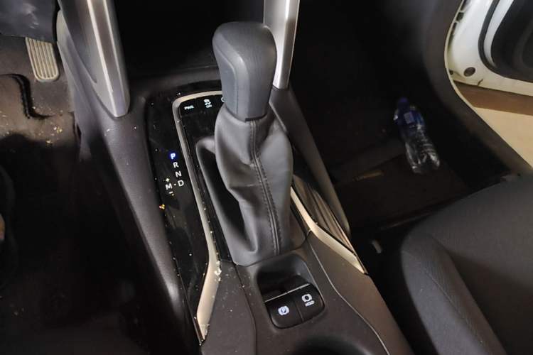 Used Toyota FRONTLANDER 2023 2.0L CVT Elite Edition Gear Lever