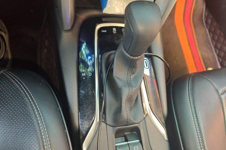 Used Toyota FRONTLANDER 2023 2.0L CVT Elite Edition Gear Lever