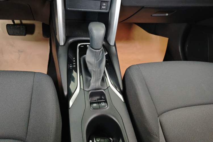 Used Toyota FRONTLANDER 2023 2.0L CVT Elite Edition Gear Lever