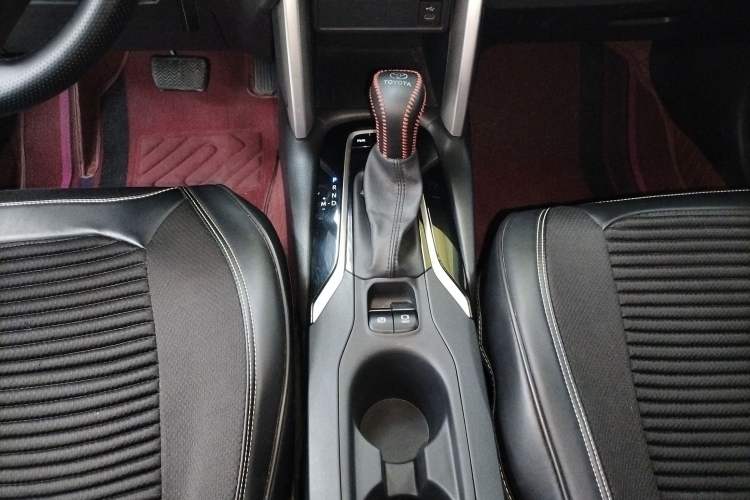 Used Toyota FRONTLANDER 2023 2.0L CVT Elite Edition Gear Lever