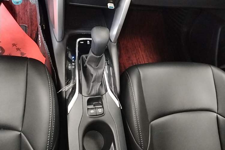 Used Toyota FRONTLANDER 2023 2.0L CVT Elite Edition Gear Lever