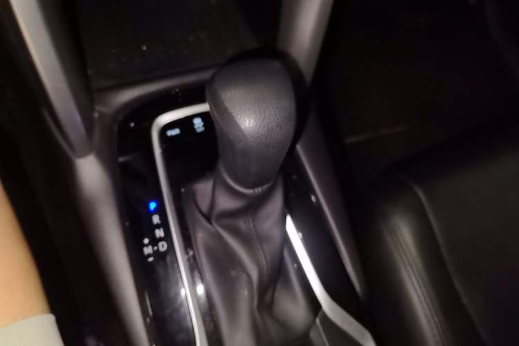 Used Toyota FRONTLANDER 2023 2.0L CVT Elite Edition Gear Lever