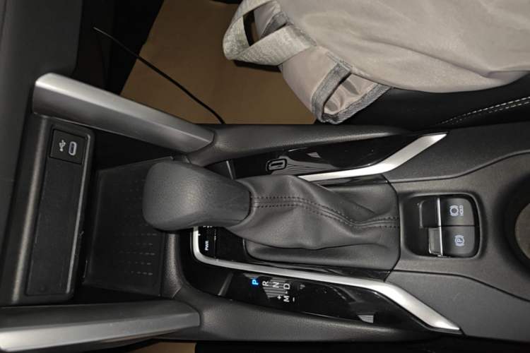 Used Toyota FRONTLANDER 2023 2.0L CVT Elite Edition Gear Lever