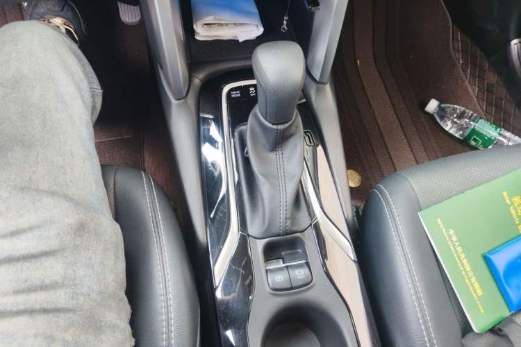 Used Toyota FRONTLANDER 2023 2.0L Smart Electric Hybrid Dual-Engine Luxury Edition Gear Lever
