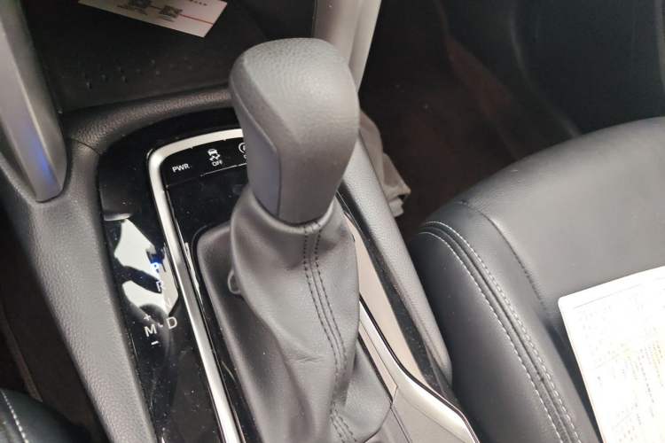 Used Toyota FRONTLANDER 2023 2.0L CVT Leading Edition Gear Lever