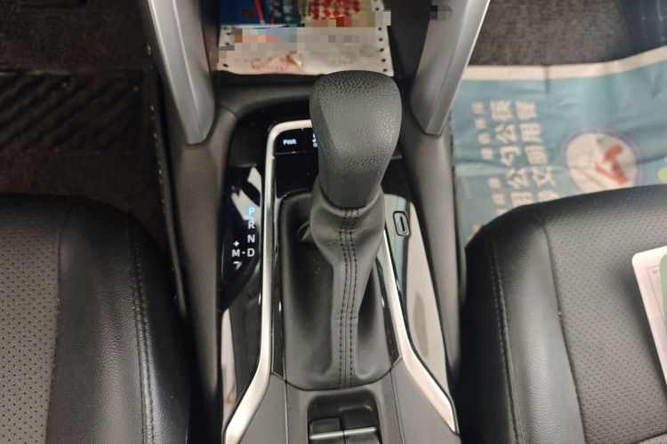 Used Toyota FRONTLANDER 2023 2.0L CVT Elite Edition Gear Lever