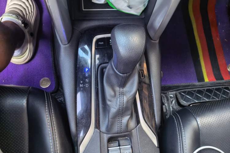 Used Toyota FRONTLANDER 2023 2.0L CVT Leading Edition Gear Lever