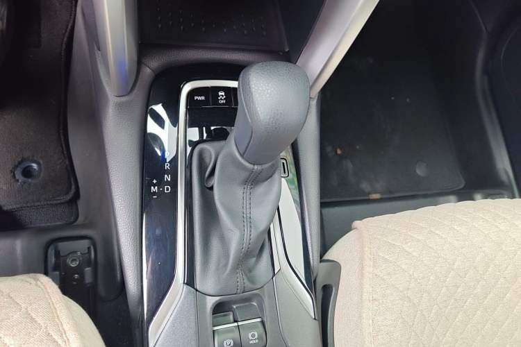 Used Toyota FRONTLANDER 2023 2.0L CVT Elite Edition Gear Lever