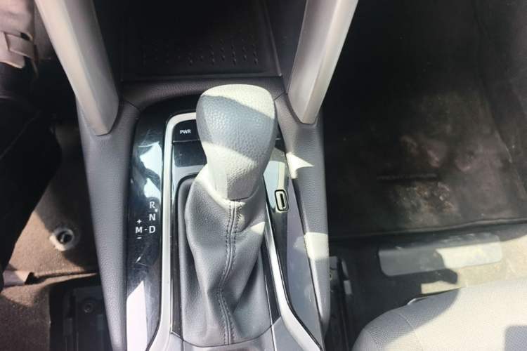 Used Toyota FRONTLANDER 2023 2.0L CVT Elite Edition Gear Lever