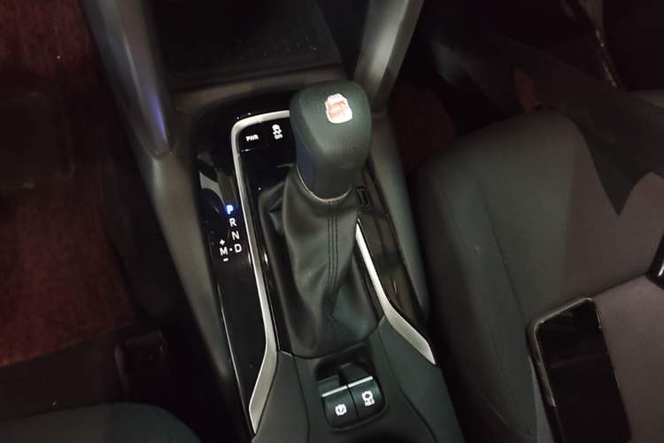 Used Toyota FRONTLANDER 2023 2.0L CVT Leading Edition Gear Lever