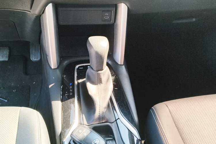 Used Toyota FRONTLANDER 2023 2.0L CVT Luxury Edition Gear Lever