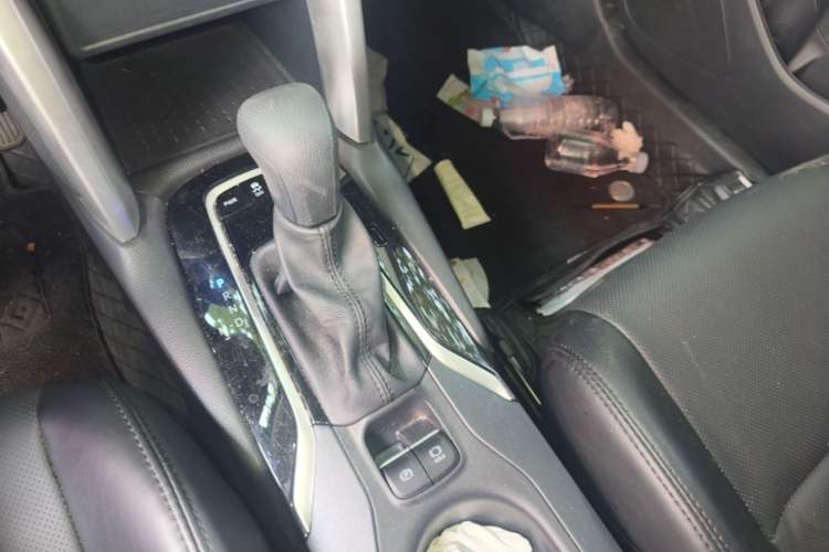 Used Toyota FRONTLANDER 2023 2.0L CVT Elite Edition Gear Lever