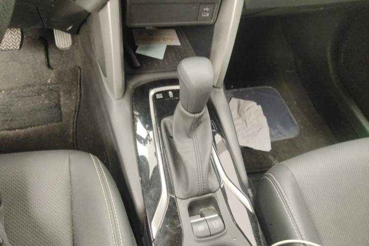 Used Toyota FRONTLANDER 2023 2.0L Smart Electric Hybrid Dual-Engine Luxury Edition Gear Lever