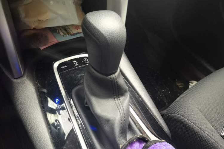 Used Toyota FRONTLANDER 2023 2.0L CVT Elite Edition Gear Lever