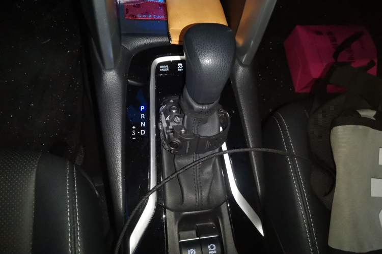 Used Toyota FRONTLANDER 2023 2.0L Smart Electric Hybrid Dual-Engine Luxury Edition Gear Lever